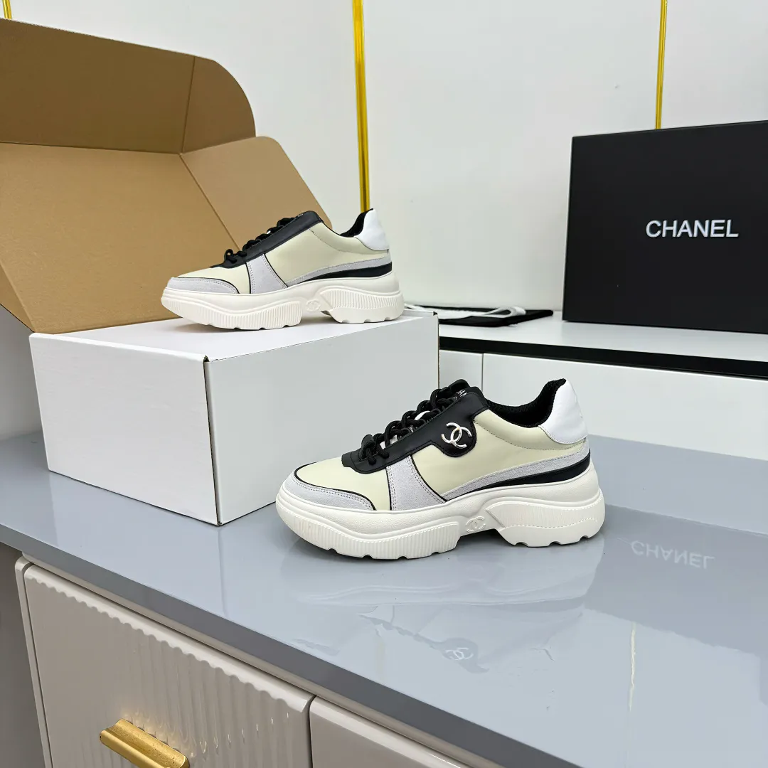 👟👟Ex-factory price 620👟👟 Chanel bread shoes ~ original calfskin panda shoes Chanel 25C latest hot style panda black and white sports shoes casual sneakers Xiaoxiang hot item classic black and white panda color coco girls must pay Fabric: original custom mixed sheepskin lining: original imported breathable mesh lining outsole: Original molded rubber + TPU combination Size: Women's 35-41